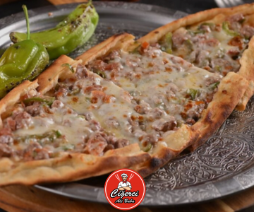 Kuşbaşılı Kaşarlı Pide